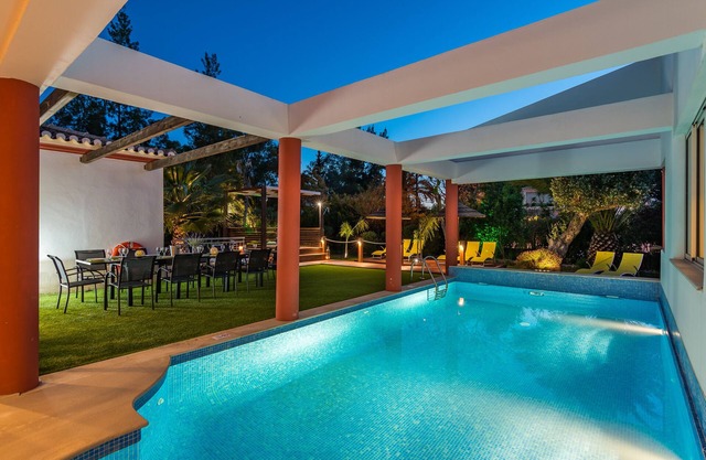 Villa Penina III - Holiday villa with heated pool
