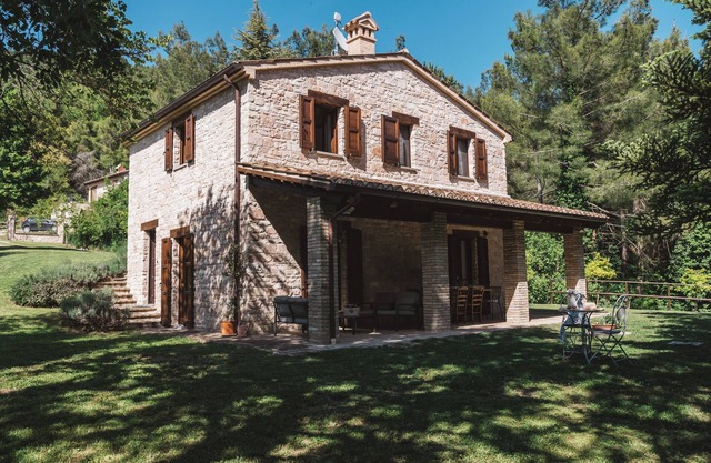 Villa Petra Marche - Piscina e giardino privato a pochi Km da spiagge Adriatiche