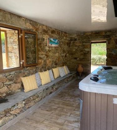 Villa Pleine campagne Jacuzzi 15 mn Saint Florent