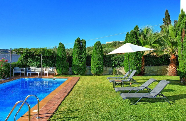 Villa Politini – Vacation villa with private pool in Vrisses, Crete