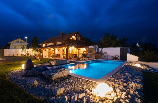 Villa pool