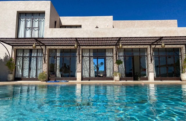Villa Pour 12 Personnes Avec Piscine Chauffée et Service