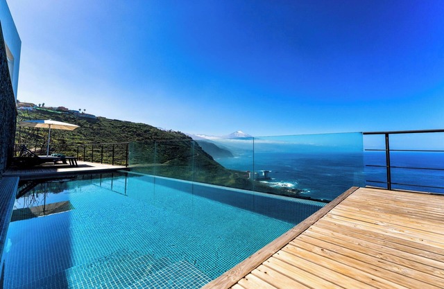 Villa "Prismar" close to the Sea with Sea View, El Teide Views, Pool, Wi-Fi & Terraces