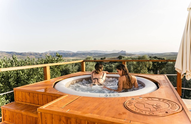 Villa Privada con Jacuzzi Exterior Rodeada de Naturaleza