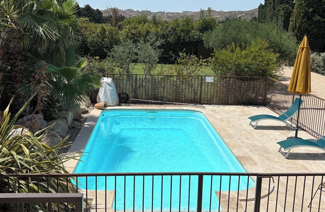 Villa quiet, air-conditioned, heated pool, Sauna, between Saint Remy & Avignon. 4 *