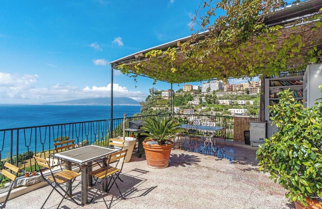 Villa 'Quietness' with Sea View, Shared Terrace and Wi-Fi