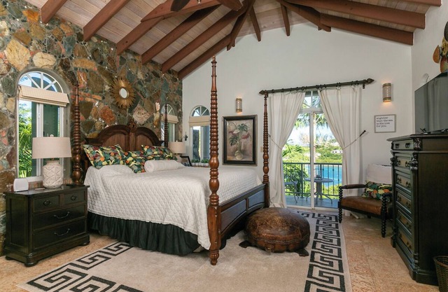 Villa Romance. 4-bedroom villa with WiFi, AC in Chocolate Hole