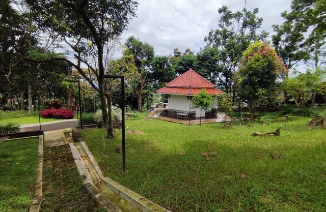 Villa Rose Gunung Bunder by Ruang Nyaman