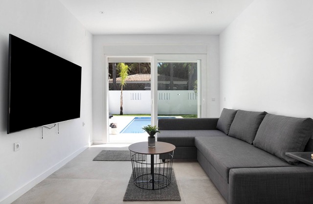 Villa 'Santa Clara 21a' with Private Pool, Wi-Fi and Air Conditioning