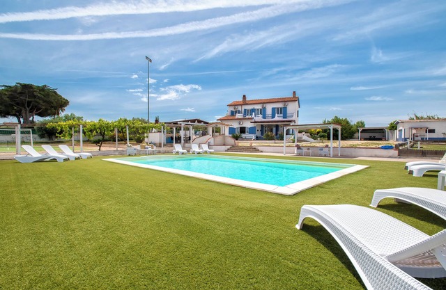 'Villa Sara' with Private Pool, Wi-Fi and Air Conditioning