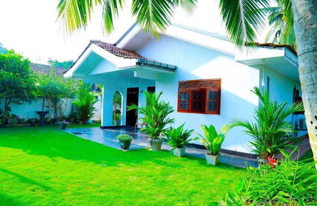 Villa Serenity 2A/C Bedrooms(weligama, Mirissa beach/Surfing, whale watching)/h