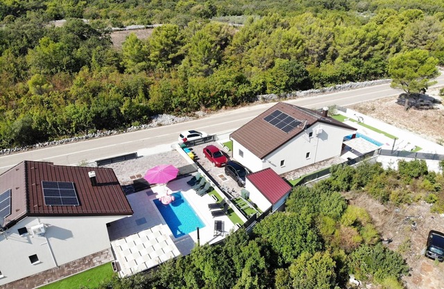 Villa Shaula 1 - Three Bedroom House with Pool