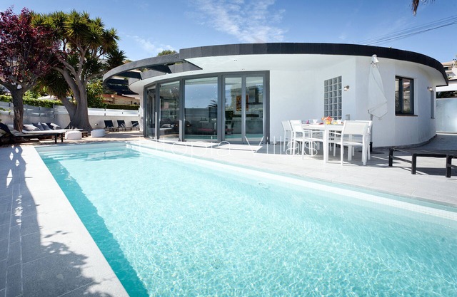 Villa Sian by Utopia Villas: Cosy familiar house in Sitges