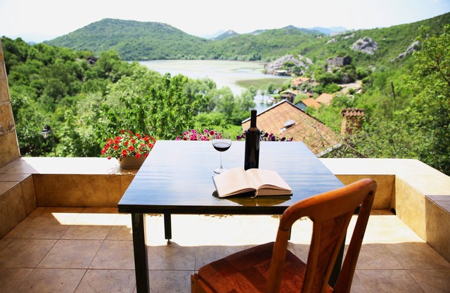 Villa Skadar lake, Karuč