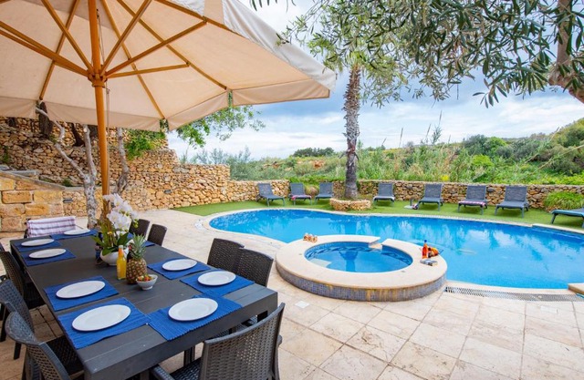 Villa Soldanis 6 Bedroom Villa with private pool