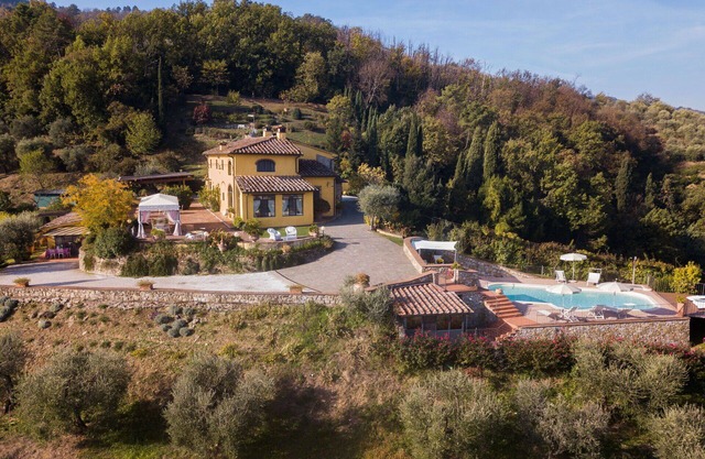 Villa Sole di Toscana stunning villa with p/pool