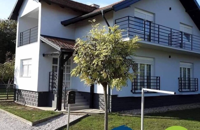 Villa Sorella beautiful 3-Bedroom Villa in Karanac