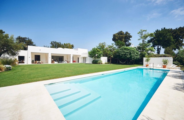 Villa Soto Kings and Queens - Luxury Villa in Sotogrande Coast heart - w/staff