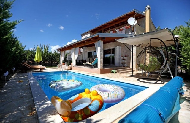 VILLA SUSANN with swimming pool -Šibenik
