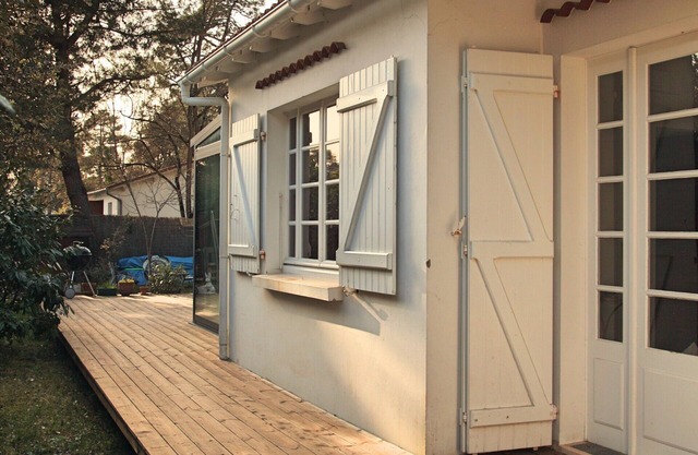 Villa Suzanne terrace and veranda near the beach