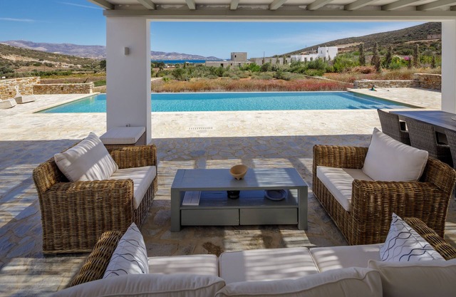 Villa 'The Gallery Home' with Sea View, Wi-Fi and Air Conditioning