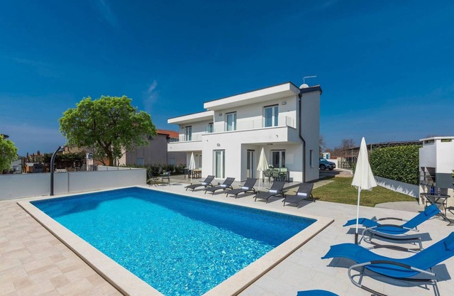 Villa Tonka with Pool