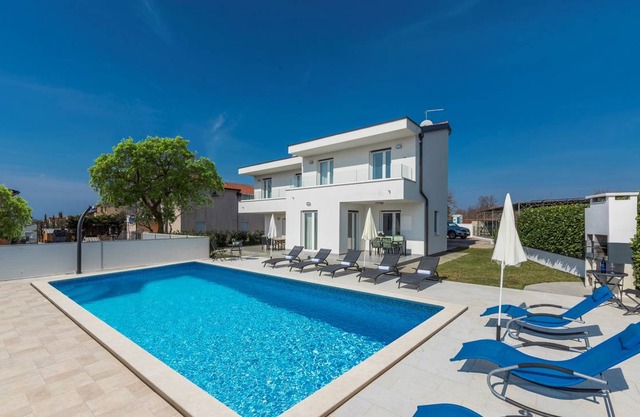 Villa Tonka with Pool