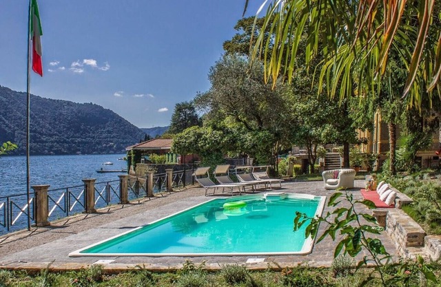 Villa Vanessa - Luxurious waterfront private villa