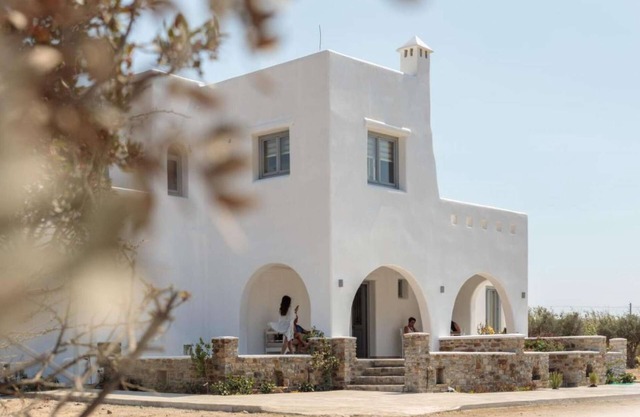 Villa Vaya: Luxurious Cycladic Retreat Near Naxos Town