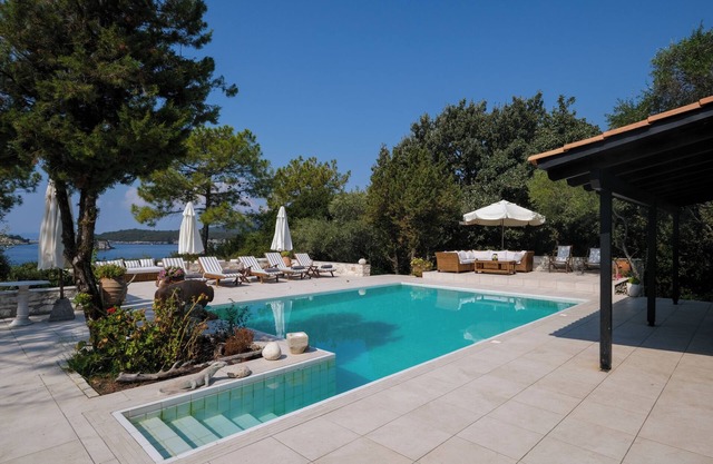 Villa "Veneziana in Syvota" with Sea View, Pool & Wi-Fi