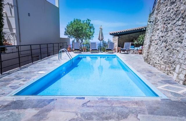 Villa Ventus, 40sqm private pool & hot tub!