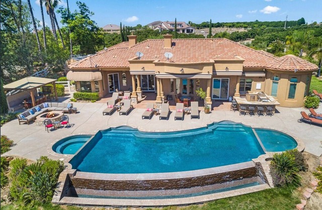 Villa Vigna - Gorgeous Mountain View with Private Pool!