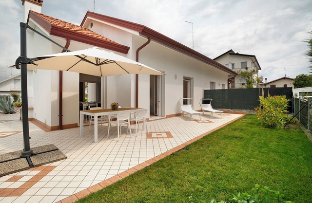 Villa 'Villetta Bruna' with Private Garden and Air Conditioning