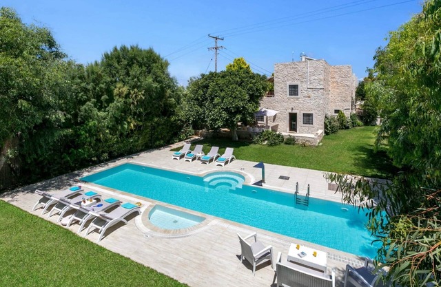 Villa Vincenzos by Villa Plus