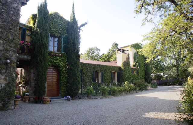 Villa Viviana, spacious Tuscan retreat close to the Sonoma plaza