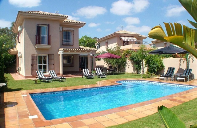 Villa with Private Pool, Nature Lovers Delight free wifi