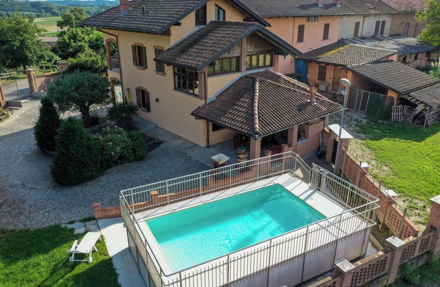 VILLA WITH A VIEW - PRIVATE POOL AND BARBECUE
