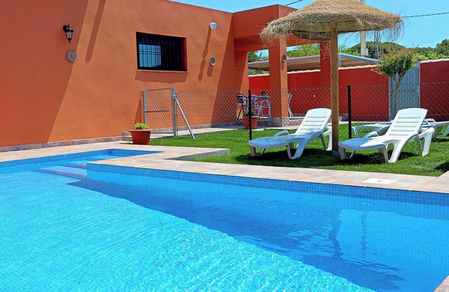 Villa with private pool and Wi-Fi