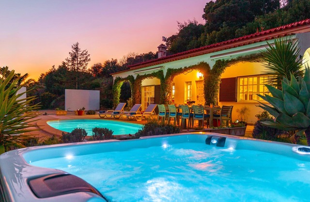 Villa with heatable pool & BBQ, Galé