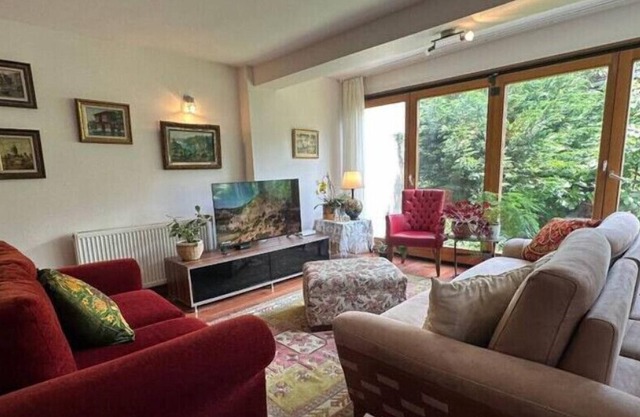 Villa with Jacuzzi and Garden in Zekerikakoy