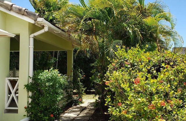 Villa with large plunge pool & sundeck in gated community near beach & surfing