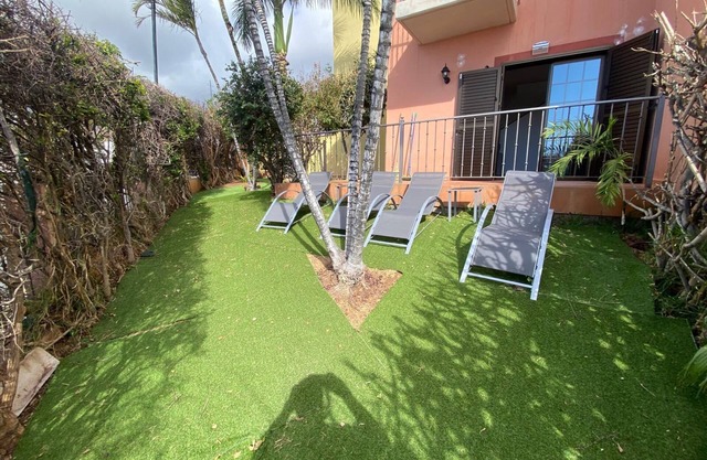 Villa with magnificent sea views, terrace, sun loungers, barbecue.