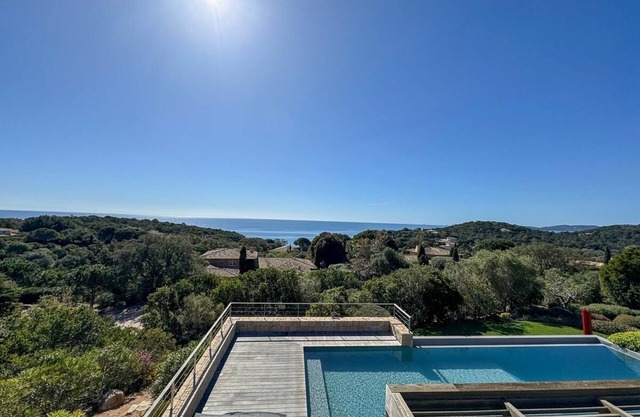 Villa with panoramic sea view and beach within walking distance Private estate in Punta d'Araso
