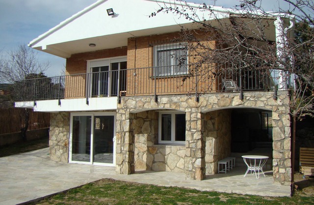 Villa with pool and BBQ for 10 people