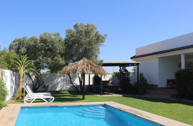 Villa with pool and private garden near Roche