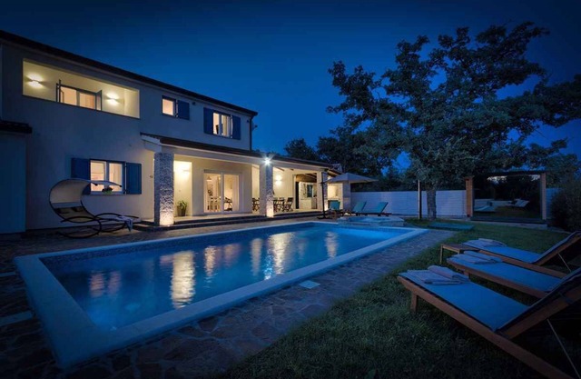 Villa with pool and sauna