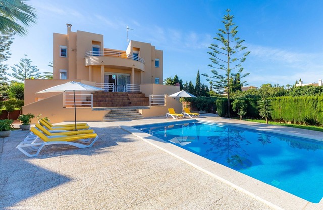 Villa With Pool in Idyllic Location - Ca Na Xisca