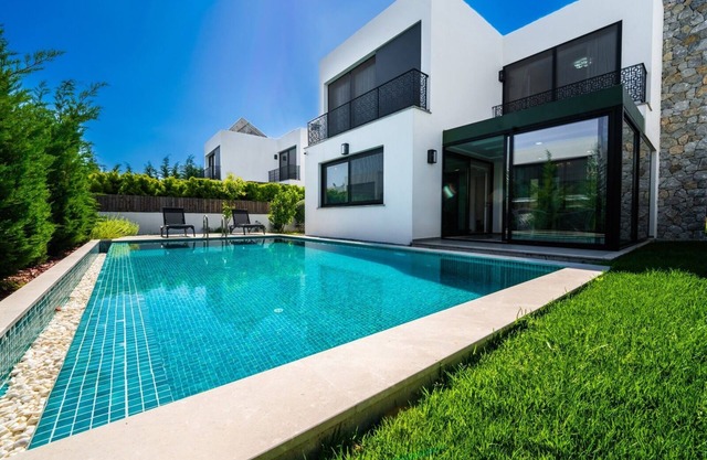 Villa With Pool in Kyrenia 360 Virtual Tour