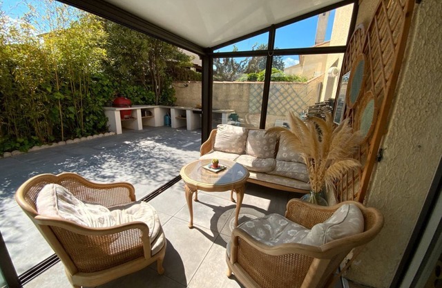 Villa with pool near Montpellier and the sea
