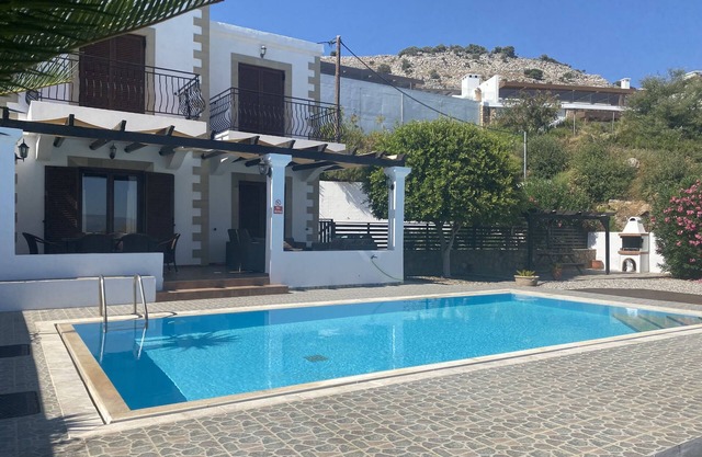 Villa with Pool, Superb Sea Views and end of September special offer!